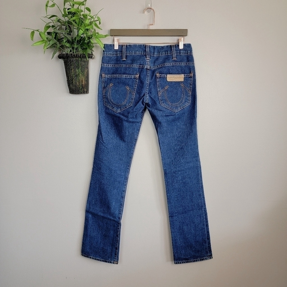 True Religion Straight Leg Low Rise Medium Wash Orange Stitch Jeans 28